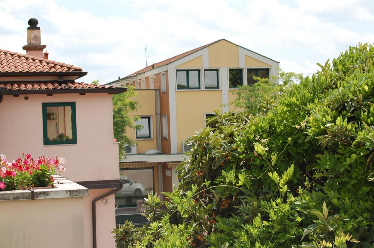 Locazione Turistica Elite Parco Brentelle Bed & Breakfast - Chiesanuova 135 E 167 Падуа Екстериор снимка